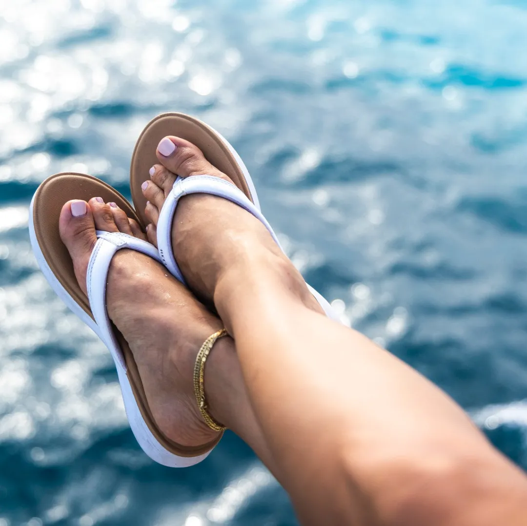 REEF Flip Flops | Sandals | Cushion Cloud White/Tan
